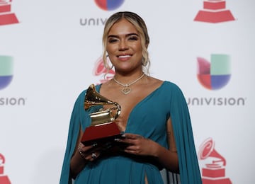 Karol G recibió el premio a Mejor Nueva Artista. 