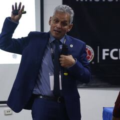 Reinaldo Rueda en el curso de regularización de Licencias Pro