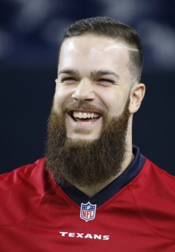 Los hipsters no solo se dedican a tomar café de Starbucks y (presuntamente) votar al PP, algunos son también estrellas del baseball, como Dallas Keuchel, de los Houston Astros, que se acercó a ver a los Texans.