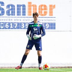 La Selección Española se lleva a Marcos Estébanez, portero del Racing