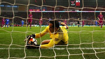 CARDIFF, WALES - JANUARY 28: Claudio Bravo of Manchester City makes a save on the line during The Emirates FA Cup Fourth Round match between Cardiff City and Manchester City on January 28, 2018 in Cardiff, United Kingdom. (Photo by Michael Steele/Getty