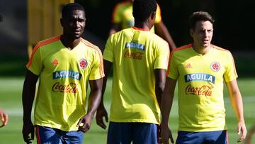 Santiago Arias el único fijo en la defensa de la Selección. Cristian Zapata en duda por su lesión a pesar de ya trabajar con el grupo