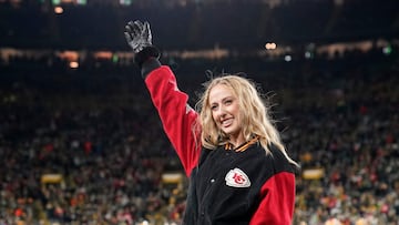 GREEN BAY, WISCONSIN - DECEMBER 03: Brittany Mahomes, wife of Patrick Mahomes #15 of the Kansas City Chiefs (not pictured), waves before the game between the Kansas City Chiefs and the Green Bay Packers at Lambeau Field on December 03, 2023 in Green Bay, Wisconsin. Patrick McDermott/Getty Images/AFP (Photo by Patrick McDermott / GETTY IMAGES NORTH AMERICA / Getty Images via AFP)