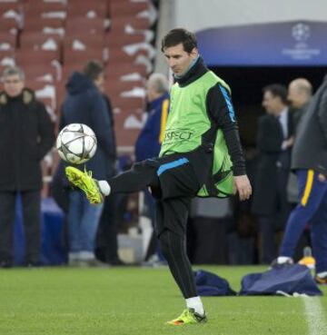 Último entrenamiento del Barcelona antes del partido de Champions League de octavos de final frente al Arsenal 