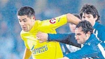 <b>EL MEJOR. </b>Riquelme marcó un gol, dio otro y fue la figura.