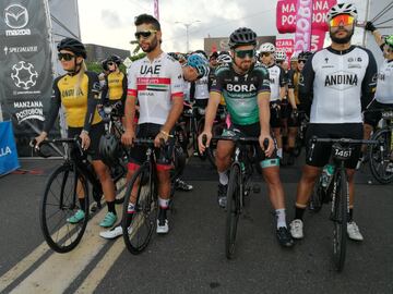 El calor de Barranquilla, el río Magdalena, el mar Caribe y 1500 aficionados rodaron junto a Peter Sagan en el gran fondo que pone fin a su visita a Colombia.