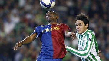 Samuel Eto&#039;o y Lima durante el partido entre el Barcelona y el Betis de Primera Divisi&oacute;n en la temporada 08/09