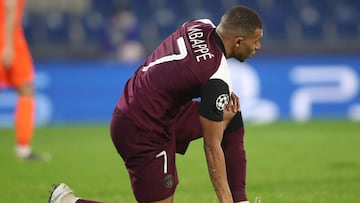 El PSG vence al Nantes y Mbapp¨¦ se lesiona