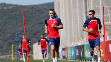 Soyuncu y Azpilicueta, durante un entrenamiento del Atlético.
