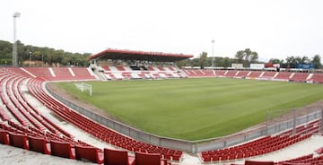 Vista panorámica del estadio de Montilivi antes de ser remodelado en 2012.