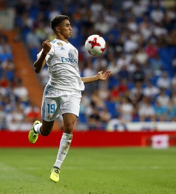 Formado en las categor¨ªas inferiores del Real Madrid, destac¨® en el Castilla y en agosto de 2017 pas¨® al primer equipo. Un a?o despu¨¦s fue cedido al Borussia Dortmund por dos temporadas. Acaba de ser vendido al Inter de Mil¨¢n.