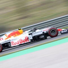 Checo Pérez clasifica séptimo en el GP de Turquía