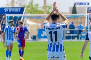 Manel Martínez celebra uno de los goles durante el 6-2 al Barça B