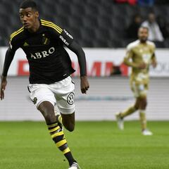El Dortmund se cruza en el fichaje de Isak con el Madrid