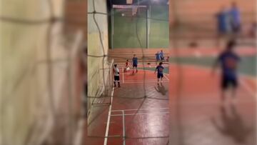 El impresionante gol de tijera en el futbol sala