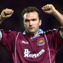 Neil Ruddock usó el baño de oro de Saddam Husein