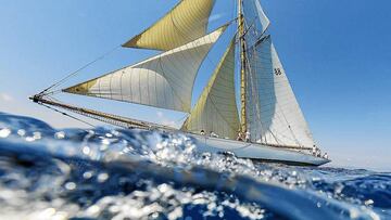 El ' Moonbeam III' es el gran dominador de la prestigiosa Puig Vela Clàssica Barcelona.