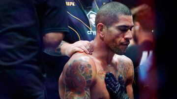 Alex Pereira despu¨¦s del KO de Israel Adesanya en el UFC 287.