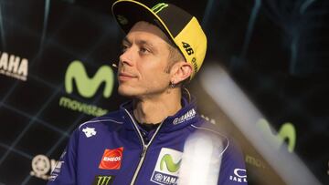 Valentino Rossi durante la presentaci&oacute;n del equipo Yamaha.