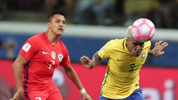 Alexis Sánchez recibe amarilla y se perdería eventual repechaje