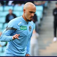 A Osasuna se le complica el fichaje de un central