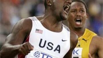 <B>ABRUMA.</B> La superioridad de Gatlin en la final de los 100 metros ha sido casi humillante para sus rivales.