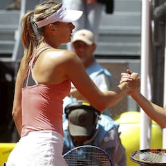 Wozniacki critica que Sharapova reciba invitaciones a torneos