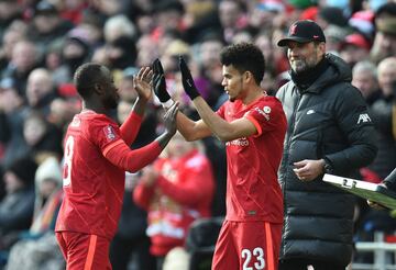 El extremo colombiano disputó 32 minutos en la victoria 3-1 de Liverpool ante Cardiff City por la FA Cup. El guajiro realizó una asistencia.