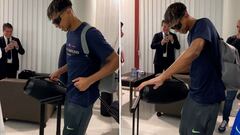 El baile viral de Lamine llegando al aeropuerto tras ganar la Supercopa: es hipnótico