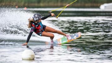 Telma Cester pone patas arriba El Rancho Wakepark de Tarragona