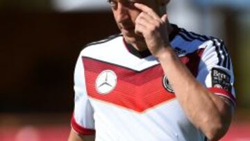 Özil, durante un entrenamiento con Alemania en Santo André.