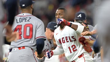 ANAHEIM, CALIFORNIA - APRIL 7: Benches clear as pitcher Reynaldo L�pez #40 of the Atlanta Braves and right fielder Jorge Soler #12 of the Los Angeles Angels fight on the field during the fifth inning at Angel Stadium of Anaheim on April 7, 2026 in Anaheim, California. Jayne Kamin-Oncea/Getty Images/AFP (Photo by Jayne Kamin-Oncea / GETTY IMAGES NORTH AMERICA / Getty Images via AFP)