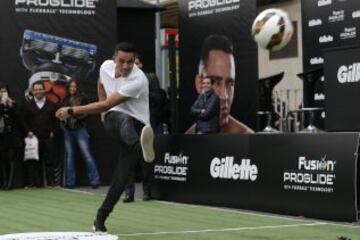 Alexis Sánchez estuvo en un evento en Plaza Italia.