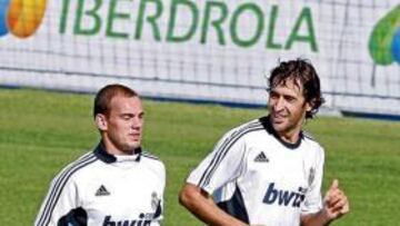 Raúl entrenando junto a Sneijder