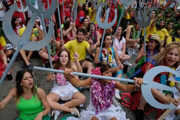 Ambiente festivo en la salida en la localidad de Arriondas