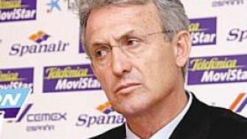 <b>CONTRADICCIÓN. </b>Benito Floro contradijo ayer en la sala de prensa las afirmaciones que el doctor Pericás realizó el pasado jueves.