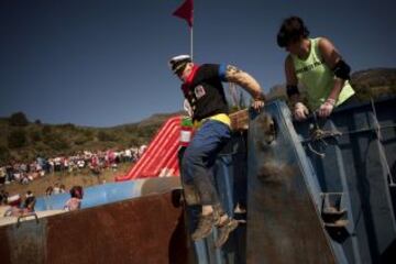 Los participantes se divirtieron compitiendo en la Fisherman's friend Strongmanrun en Alozaina (Málaga)