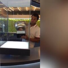 El museo de Nadal ya presume de la Décima: él mismo la colocó