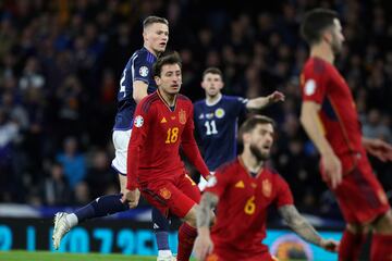 El lateral izquierdo Andy Robertson la puso atrás, esperando la llegada de McTominay, que disparó, rozó en Íñigo Martínez, superando a Kepa. Tercer gol del mediocentro escocés en dos partidos.