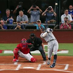 Aaron Judge hits his 62nd home run to break Roger Maris’s record