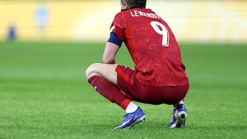 Robert Lewandowski, después del partido en Solna.