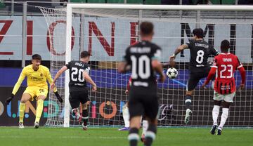 Dominik Szoboszlai anot車 el tercer tanto del Liverpool con asistencia de Cody Gakpo. (Liga de Campeones, Italia) EFE/EPA/MATTEO BAZZI
