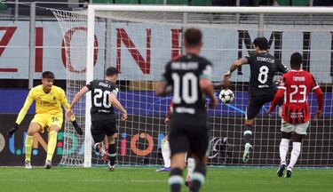 Dominik Szoboszlai anotó el tercer tanto del Liverpool con asistencia de Cody Gakpo. (Liga de Campeones, Italia) EFE/EPA/MATTEO BAZZI
