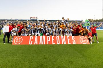 Los jugadores del Leganés celebran el ascenso a Primera División.