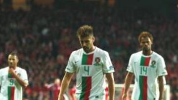 <b>DECEPCIÓN. </b>Veloso y Rolando, como el resto de lusos, irán a la repesca.