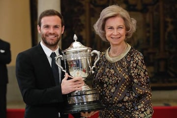 Juan Mata recibe el Premio Reina Sof&iacute;a del Deporte 2017 por su proyecto &#039;Common Goal&#039;.