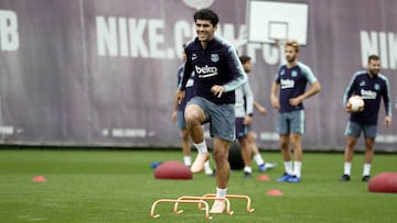 Ale&ntilde;&aacute;, durante un entrenamiento del Barcelona.