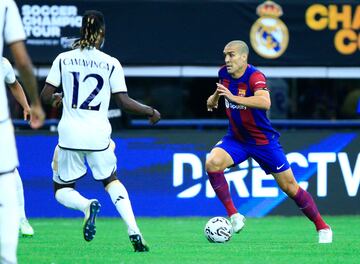 Oriol Romeu en su primer partido contra el Real Madrid tras su vuelta al Barcelona