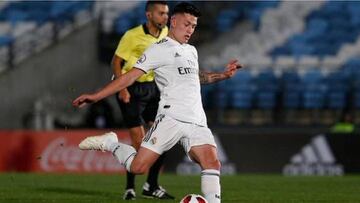 El Coruxo aprovecha la relajación del Castilla para remontar