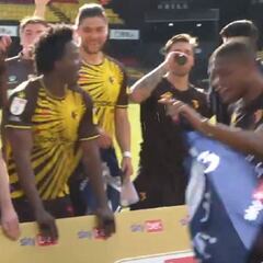 Carlos Sánchez está de fiesta: Watford regresa a la Premier